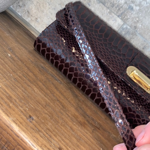 La Regale Faux Snake Skin Bag - Picture 10 of 17